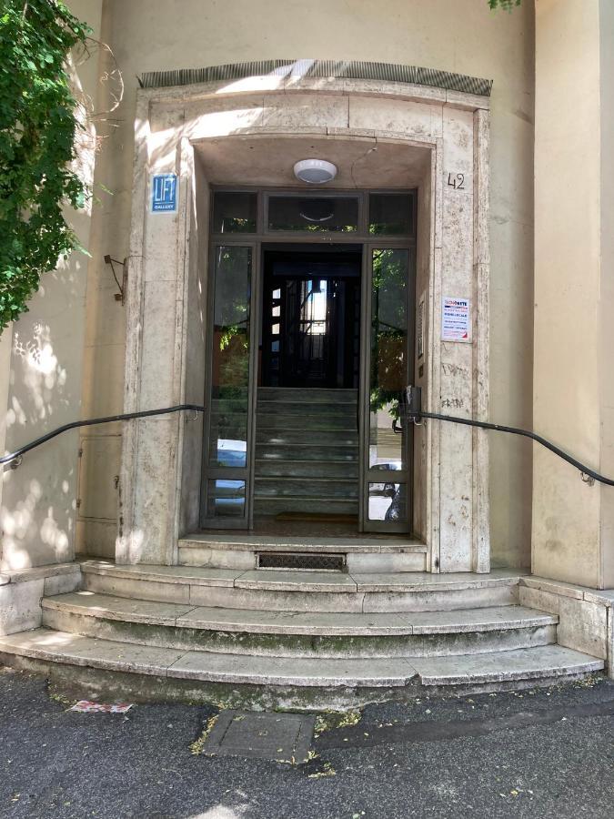 Апартаменты La Casa Dell'Appio Рим Экстерьер фото